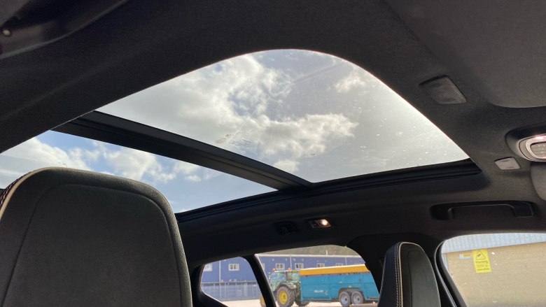 Volvo Xc40 2.0 T4 R DESIGN Pro 5dr Geartronic Petrol Estate